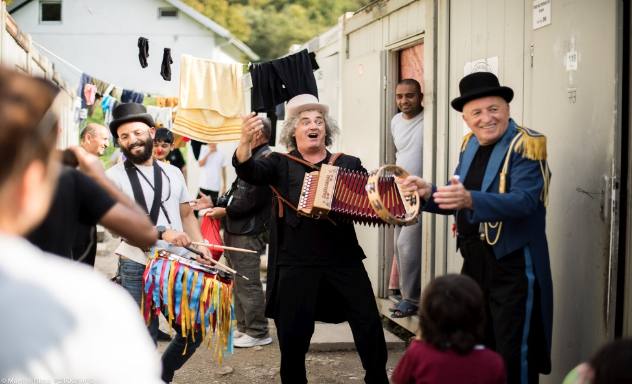Teatri Senza Frontiere - Performance nei campi profughi
